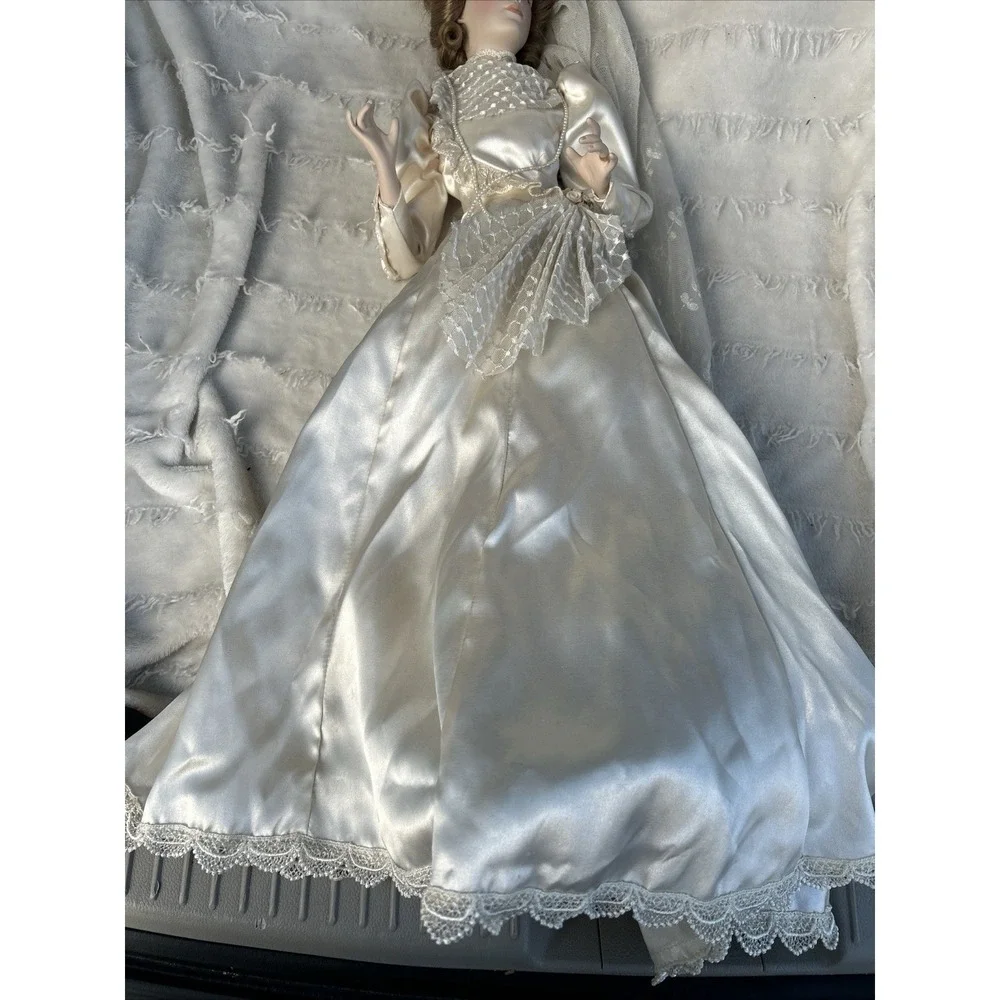 Porcelain Bride Doll 18